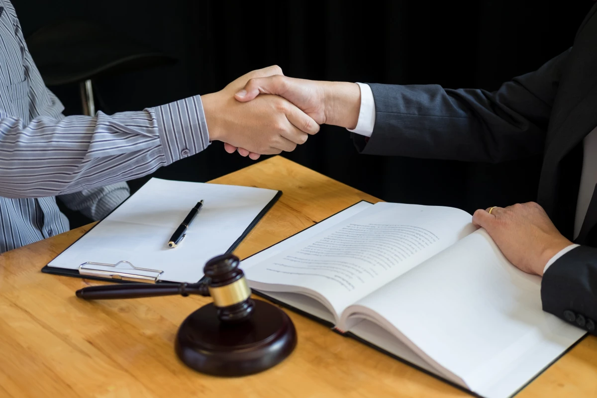 Contestation du maintien de salaire en cas de convalescence prolongée : Quels sont vos droits ?